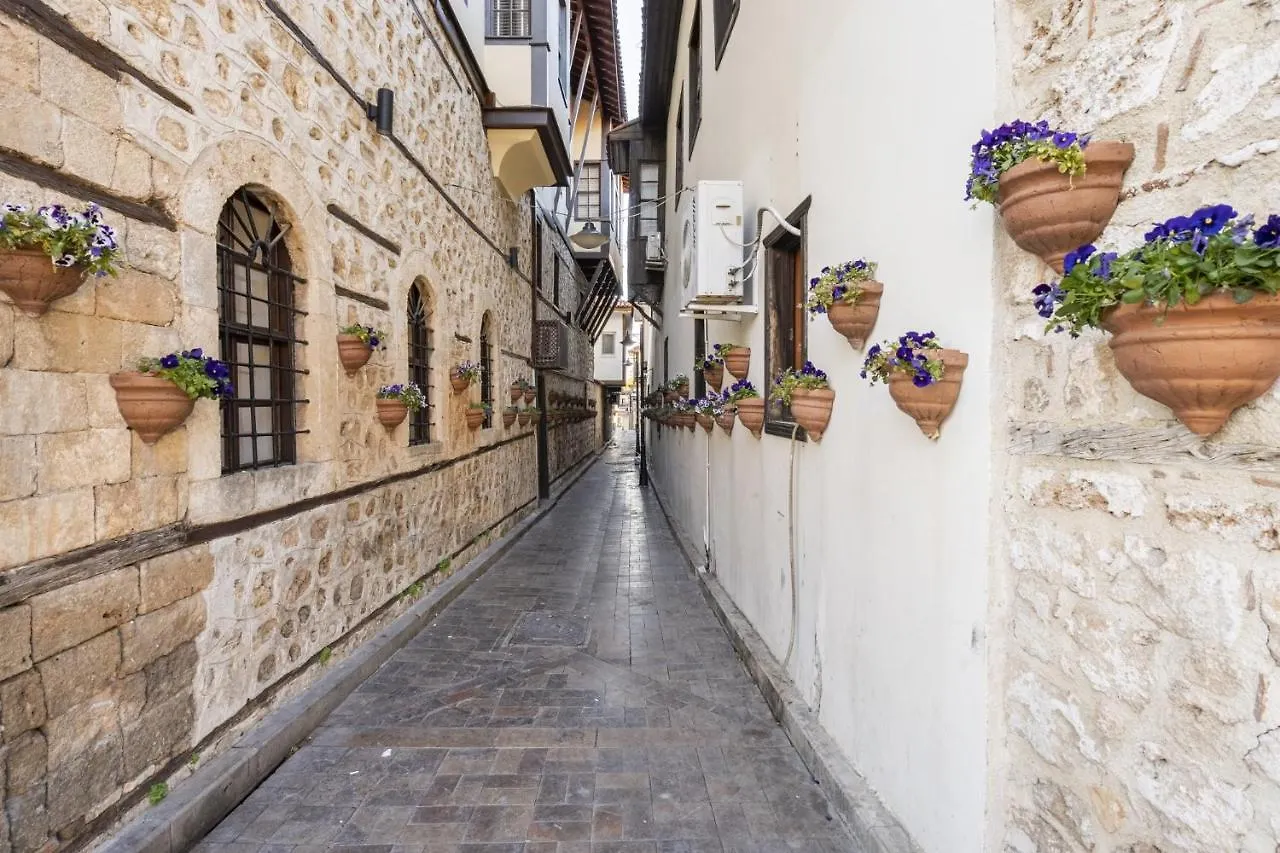 Charming Flat Near Hadrians Gate Apartment Antalya